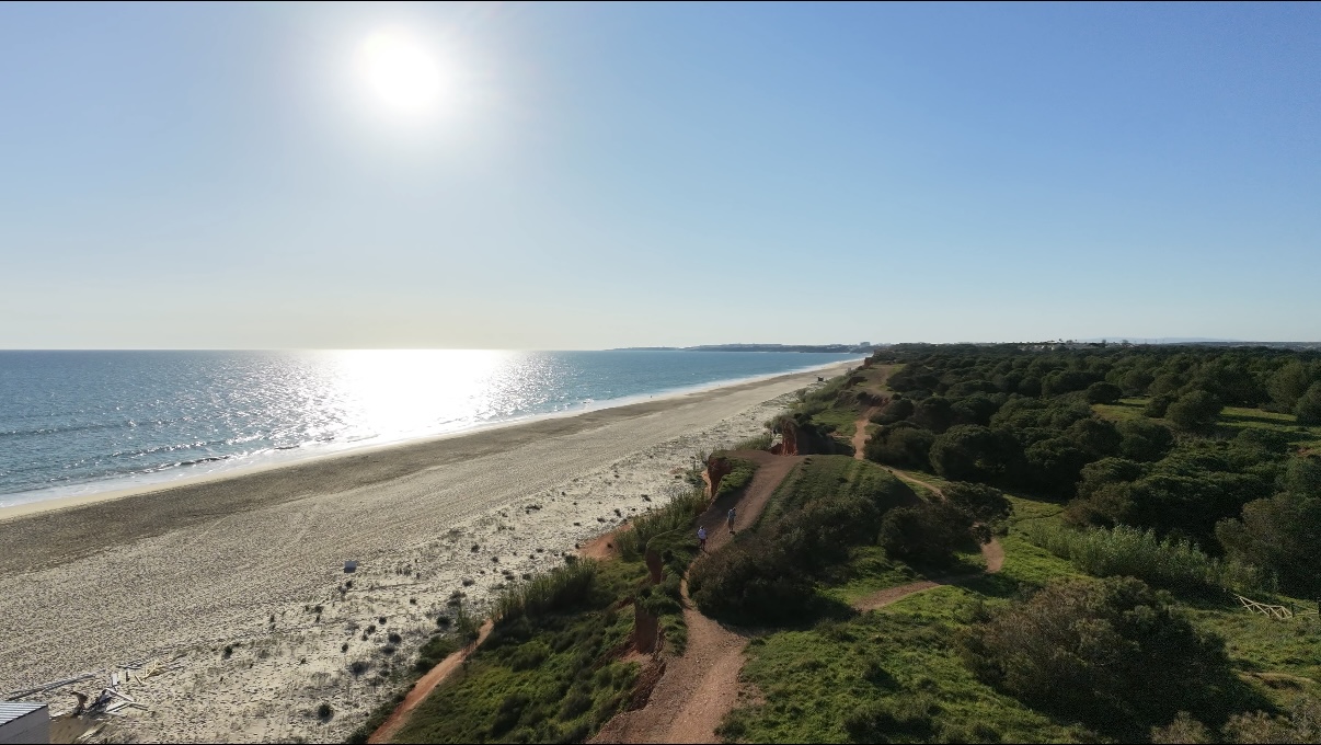 Tour entre Falésias e Pinhais: De Falésia a Vilamoura (1,5h Ride)