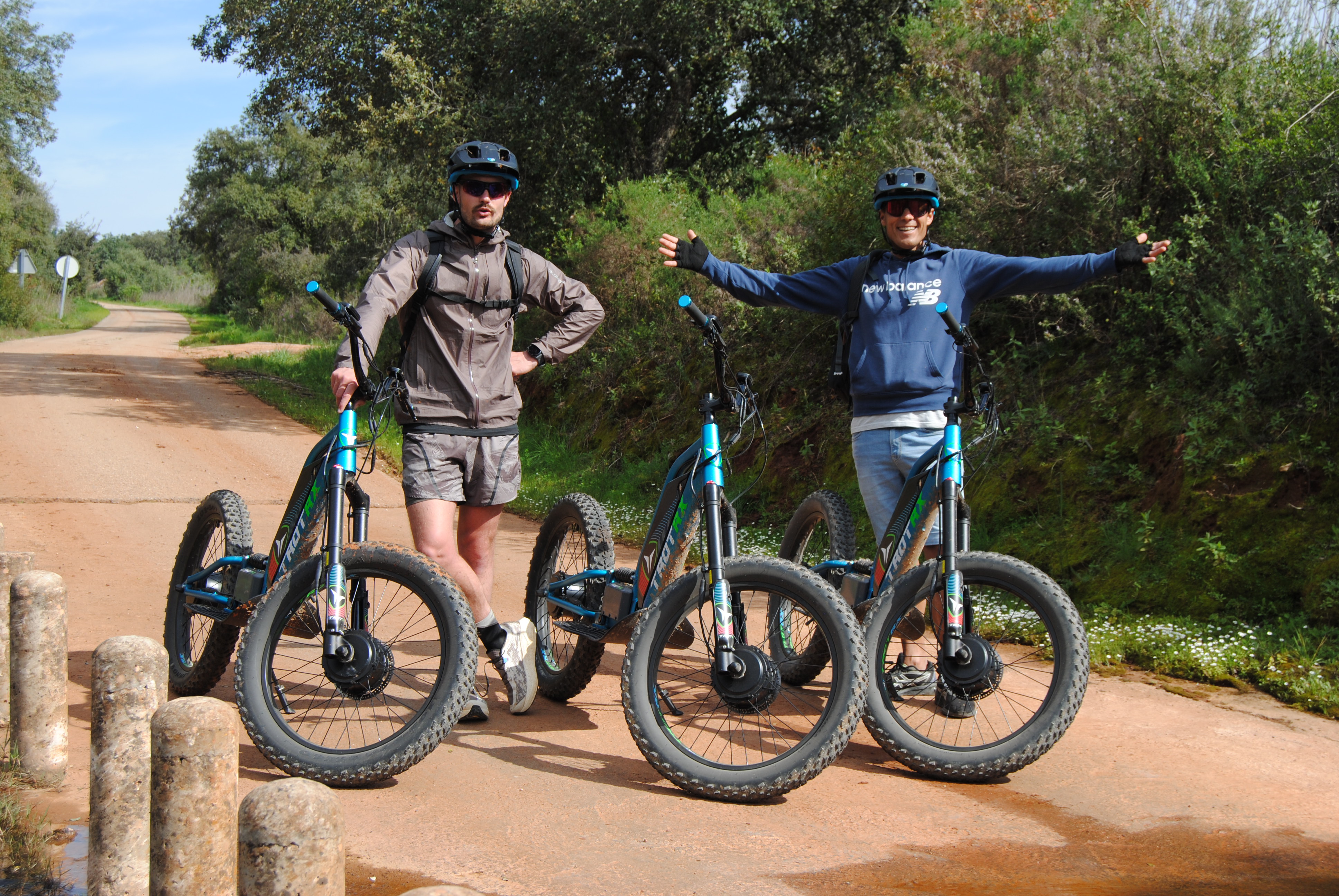 Tour pelo Campo e Castelo: Experiência Off-Road em Paderne (2h Ride)
